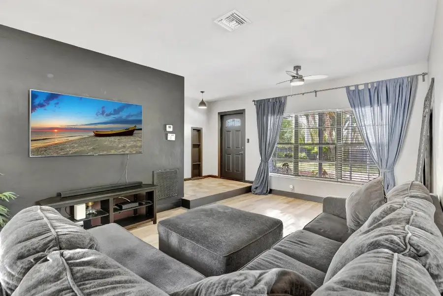 1228 SW 9th Avenue, Fort Lauderdale, FL 33315 - #3