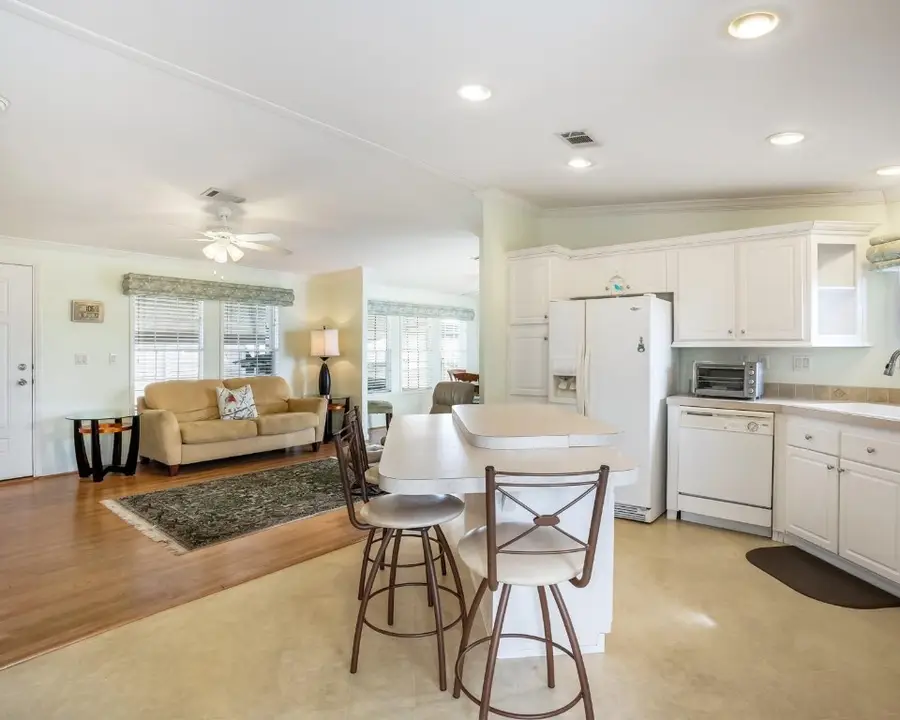 8531 SW 20th Court, Davie, FL 33324 - Image #3