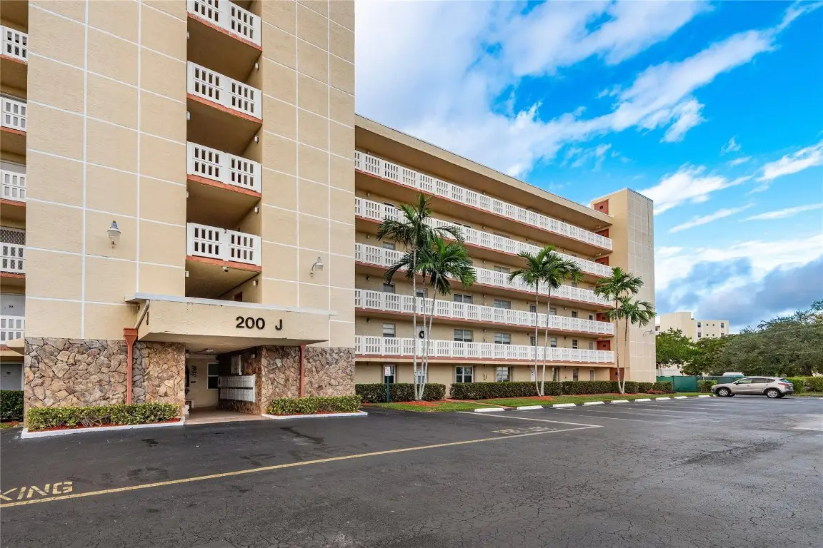 200 SE 5th Avenue #505, Dania Beach, FL 33004 - Image #1
