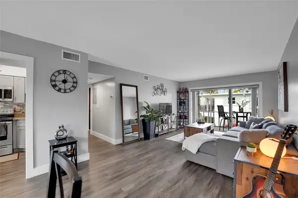 2161 NE 42nd Court #215, Lighthouse Point, FL 33064