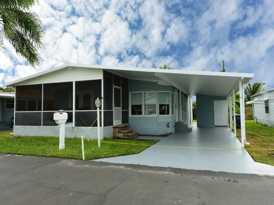 3389 Lake Overlook Place, Lake Worth, FL 33462 - #2