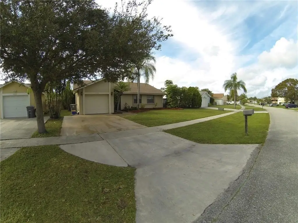 9138 Bedford Drive, Boca Raton, FL 33434 - Image #1