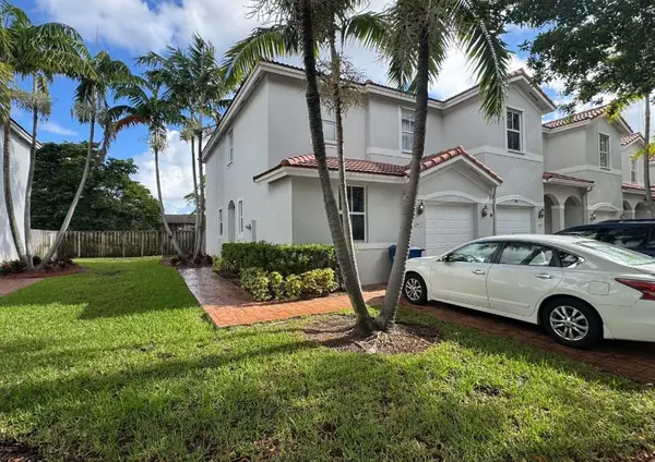 1041 NE 208th Street #1041, Miami, FL 33179