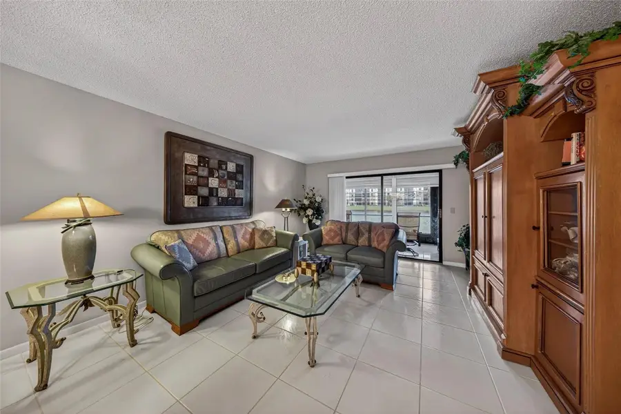 7351 Kinghurst Drive #106, Delray Beach, FL 33446 - Image #2