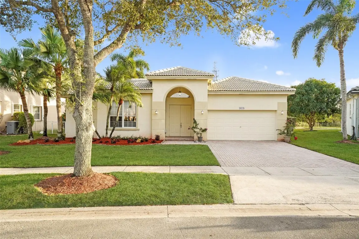16778 NW 8th Street, Pembroke Pines, FL 33028 - Image #1