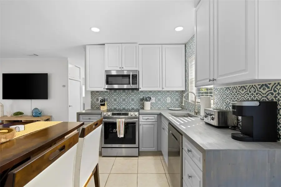 2601 NE 9th Terrace, Wilton Manors, FL 33334 - #2