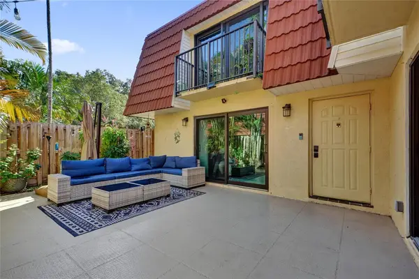 9925 NW 6th Court, Plantation, FL 33324