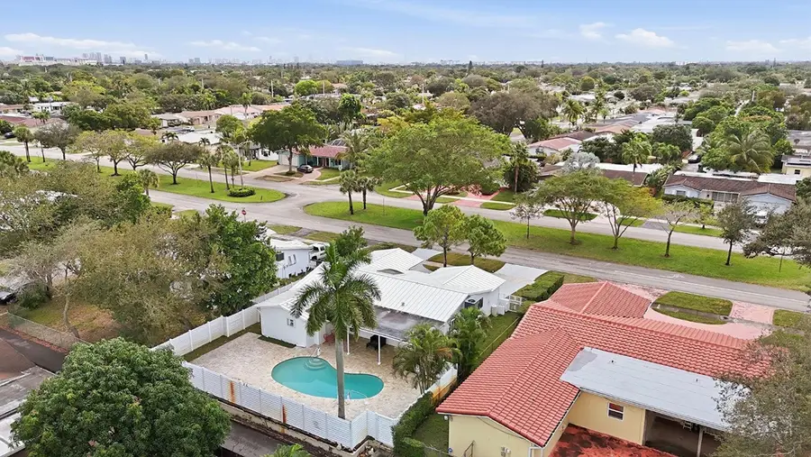 5507 W Park Road, Hollywood, FL 33021 - Image #2