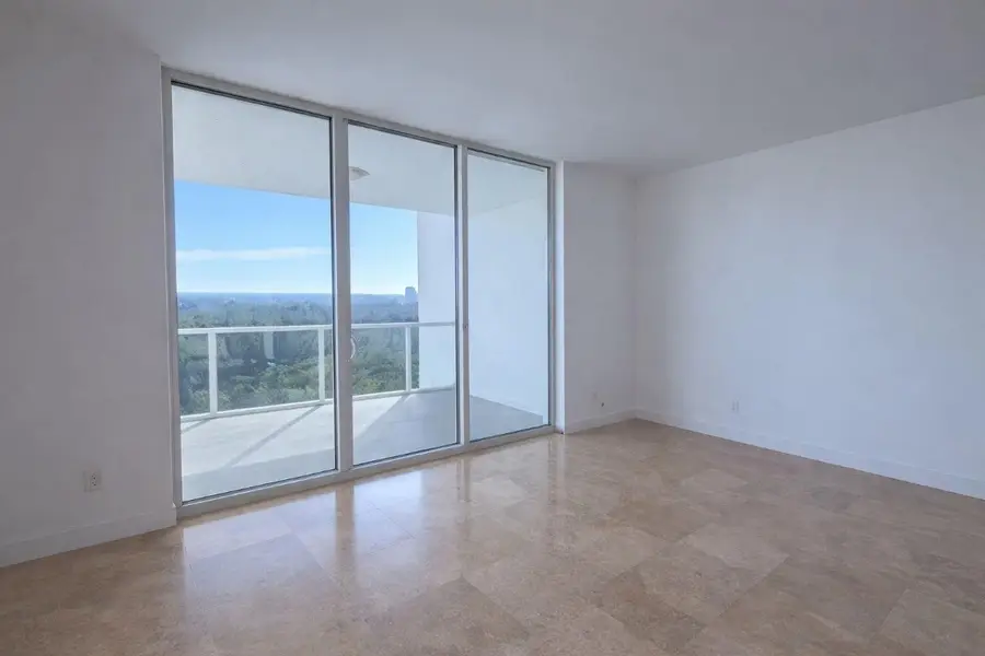 14951 Royal Oaks Lane #1607, North Miami, FL 33181 - Image #3