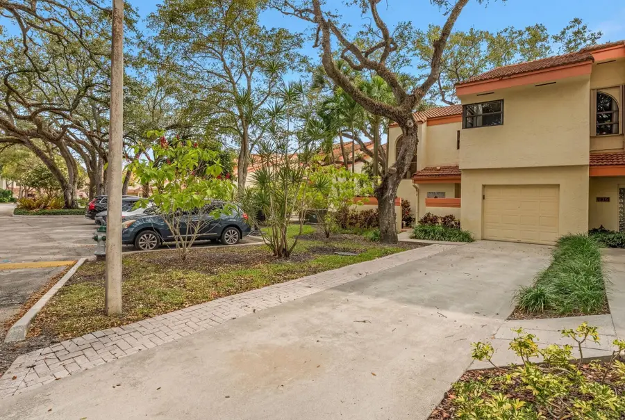 Address Withheld By Seller, Hollywood, FL 33021 - Image #3