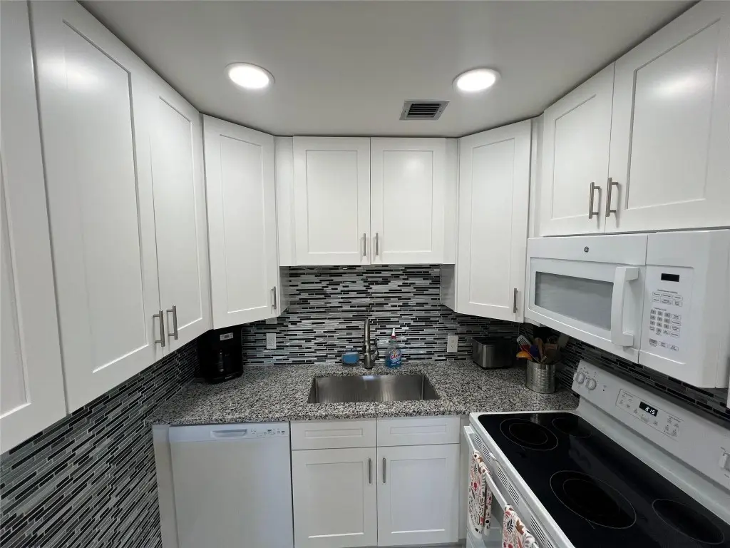 62 Farnham C #62, Deerfield Beach, FL 33442 - Image #1