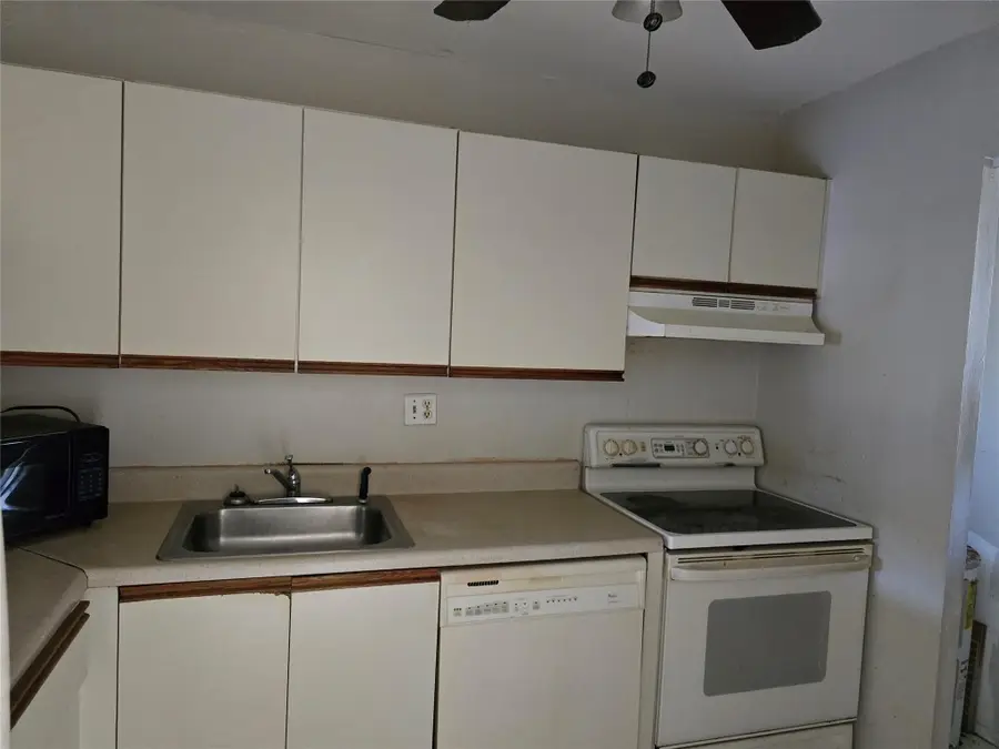 7925 Colony Circle #205, Fort Lauderdale, FL 33321 - Image #3