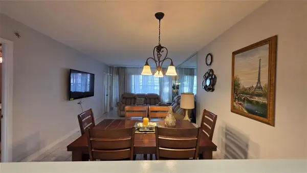 5111 W Oakland Park Boulevard #104, Fort Lauderdale, FL 33313