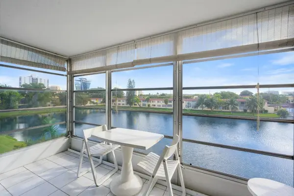 2880 NE 203rd Street #36B, Miami, FL 33180