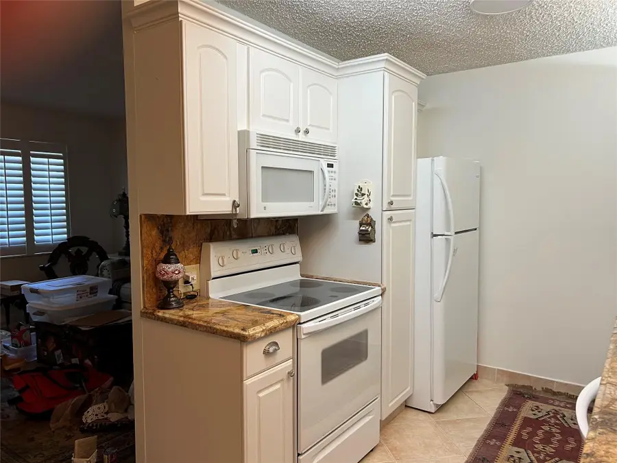 2057 Cambridge C #2057, Deerfield Beach, FL 33442 - Image #3