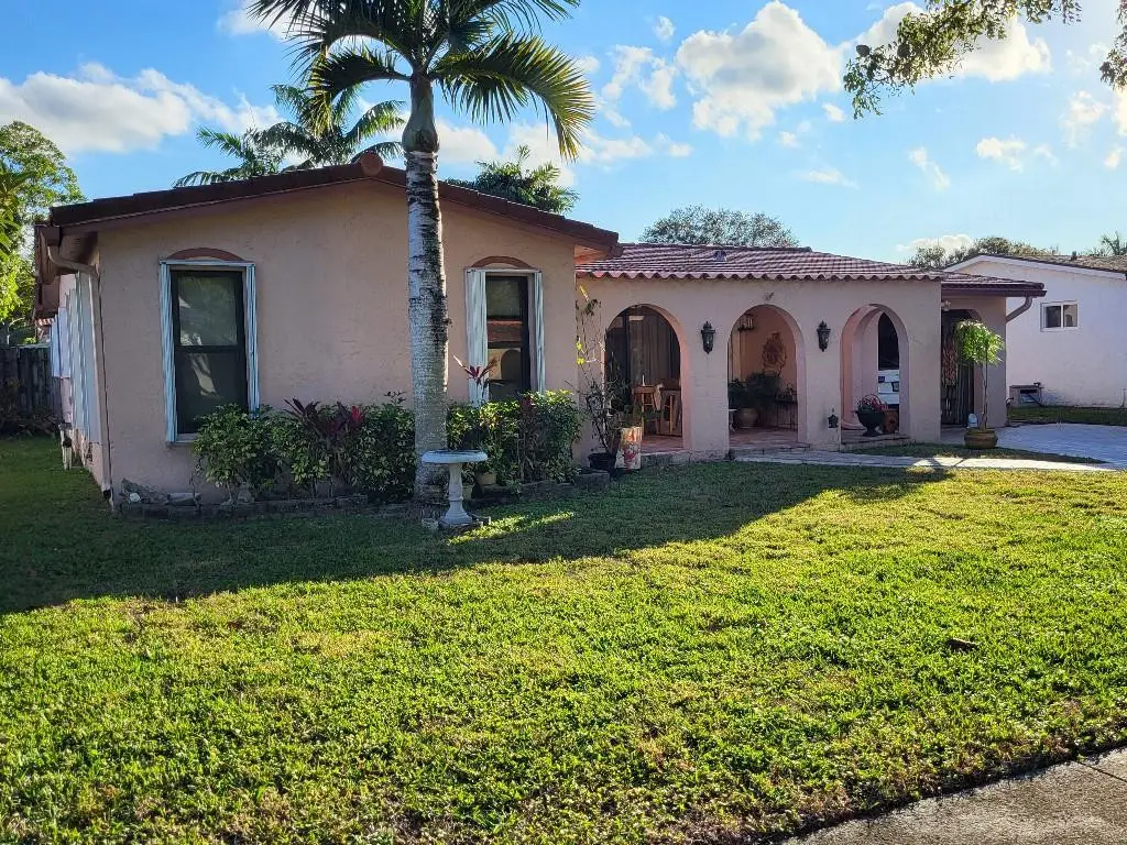 10478 NW 4th Street, Plantation, FL 33324 - Image #1