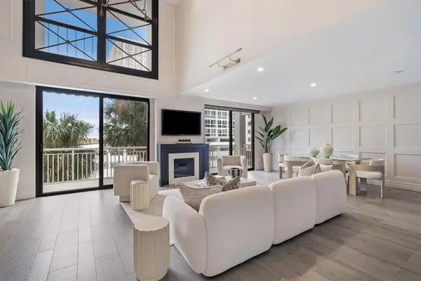 3100 NE 48th Street #304, Fort Lauderdale, FL 33308