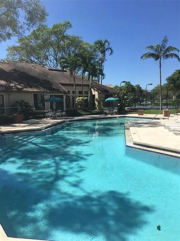 4521 W Mcnab Road #19, Pompano Beach, FL 33069