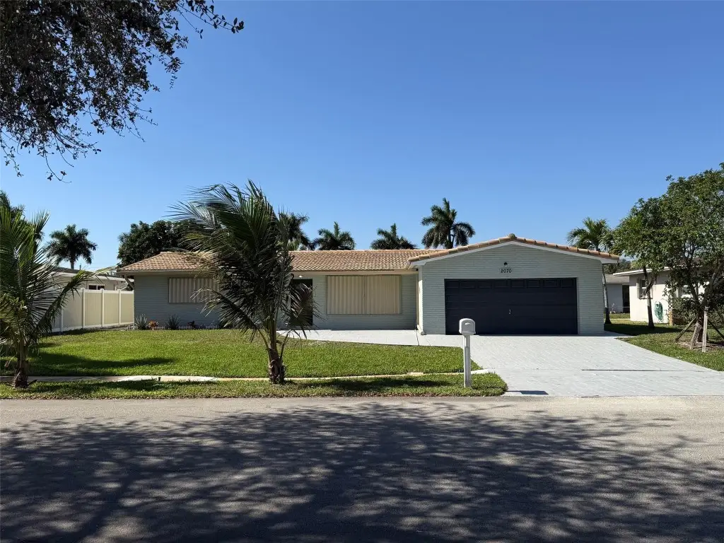2070 NW 84th Terrace, Pembroke Pines, FL 33024 - Image #1