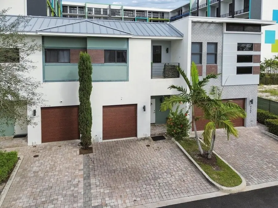 4373 NW 9th Street #4373, Plantation, FL 33317 - Image #2