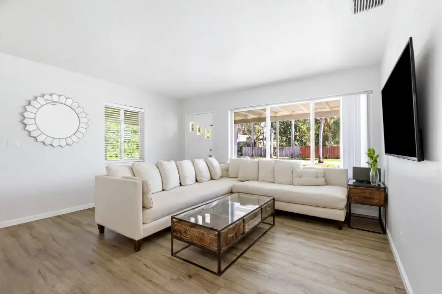 861 NE 9th Avenue, Pompano Beach, FL 33060 - #3