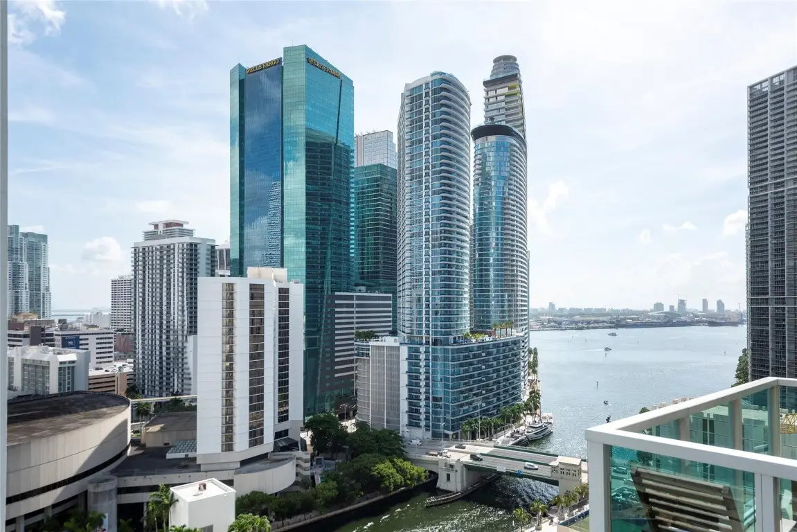 41 SE 5th Street #1315, Miami, FL 33131 - Image #1