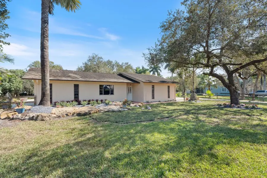 5400 SW 164 Terrace, Southwest Ranches, FL 33331 - Image #2