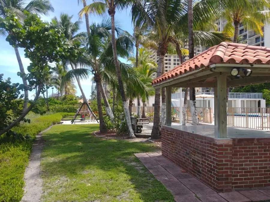 2655 Collins Avenue #602, Miami Beach, FL 33140 - Image #2