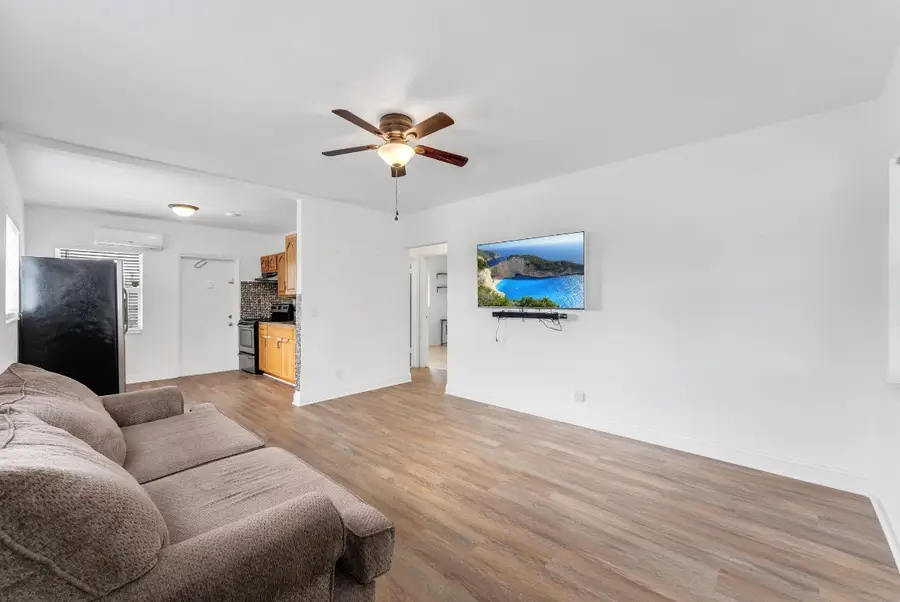 7401 Pines Boulevard #201, Pembroke Pines, FL 33024 - Image #3