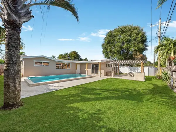 Address Withheld By Seller, Hollywood, FL 33024