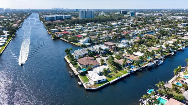 2585 SE 12th Street, Pompano Beach, FL 33062