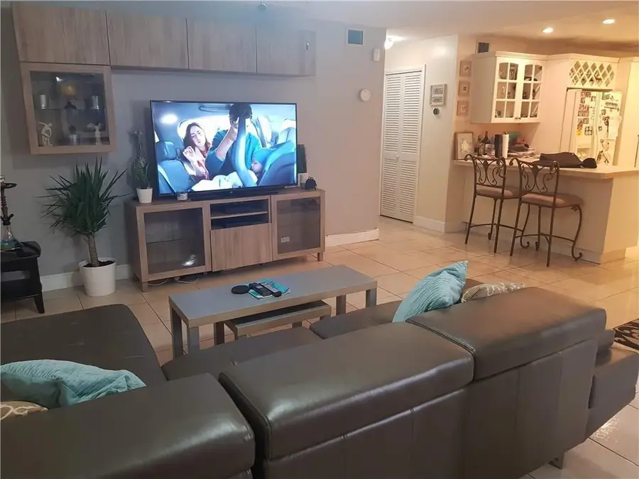 2210 Taylor Street #207, Hollywood, FL 33020 - Image #3