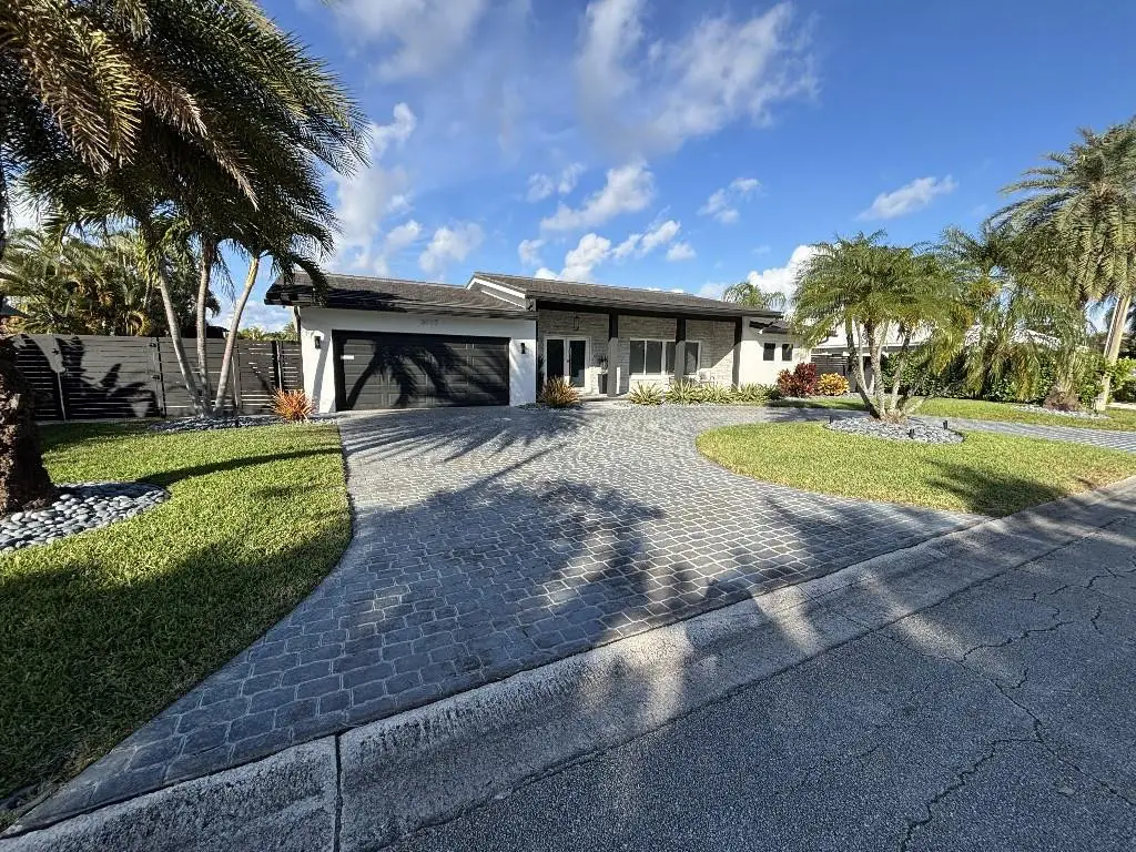 3017 NE 57th Street, Fort Lauderdale, FL 33308 - Image #1