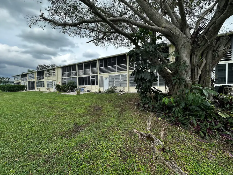 143 Westbury I #143, Deerfield Beach, FL 33442 - Image #2