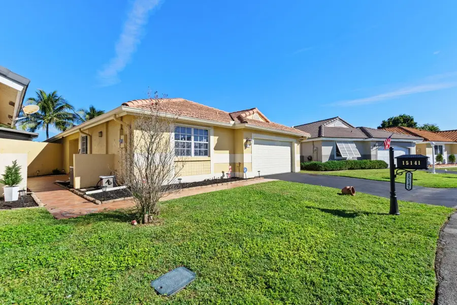 15141 Brighton Lane, Davie, FL 33331 - Image #2