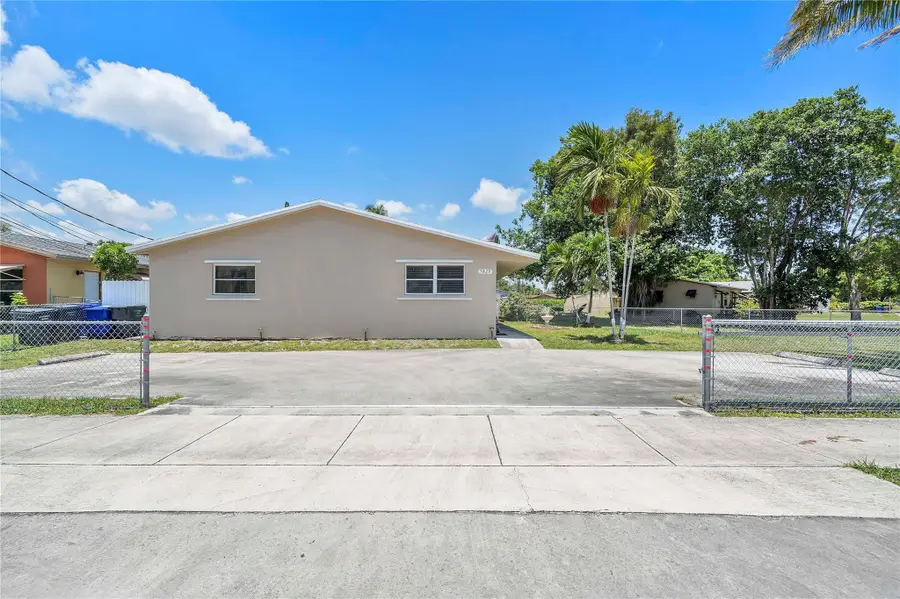 5829 Taylor Street, Hollywood, FL 33021 - Image #2