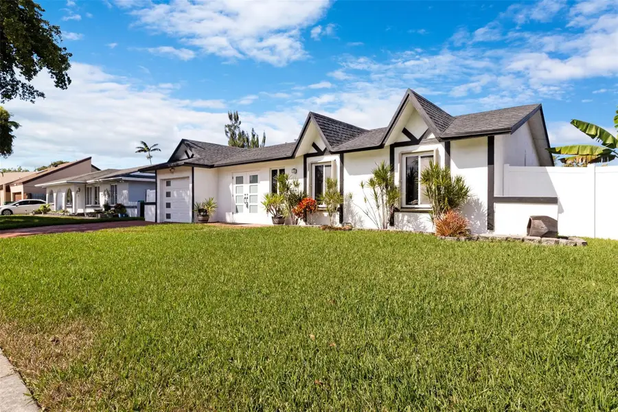 9231 N Cypress Circle, Miramar, FL 33025 - Image #2