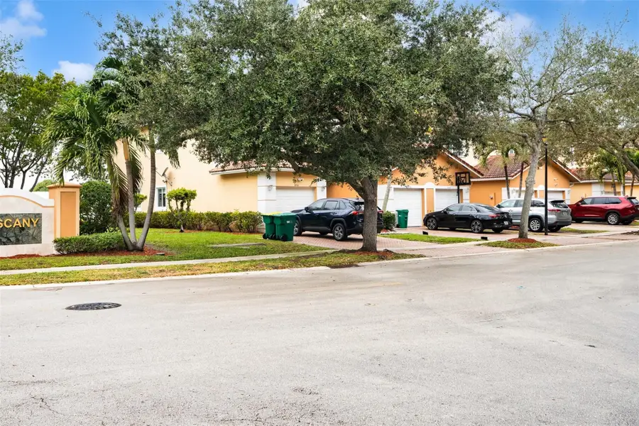 5722 Tuscany Terrace, Tamarac, FL 33321 - Image #2