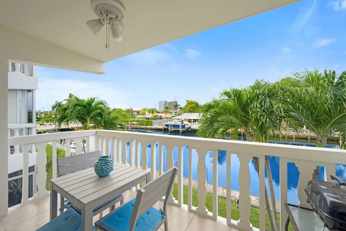 470 Paradise Isle Boulevard #206, Hallandale Beach, FL 33009 - Image #1