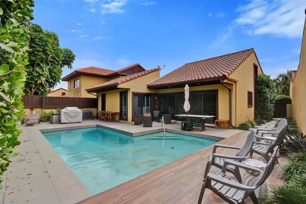 1017 NE 202nd Lane, Miami, FL 33179