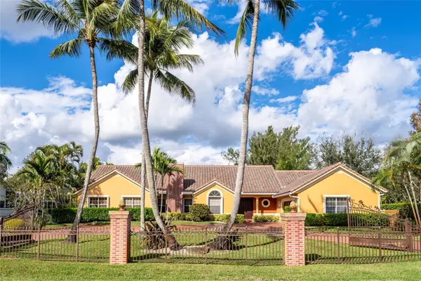 11301 SW 3rd Street, Plantation, FL 33325