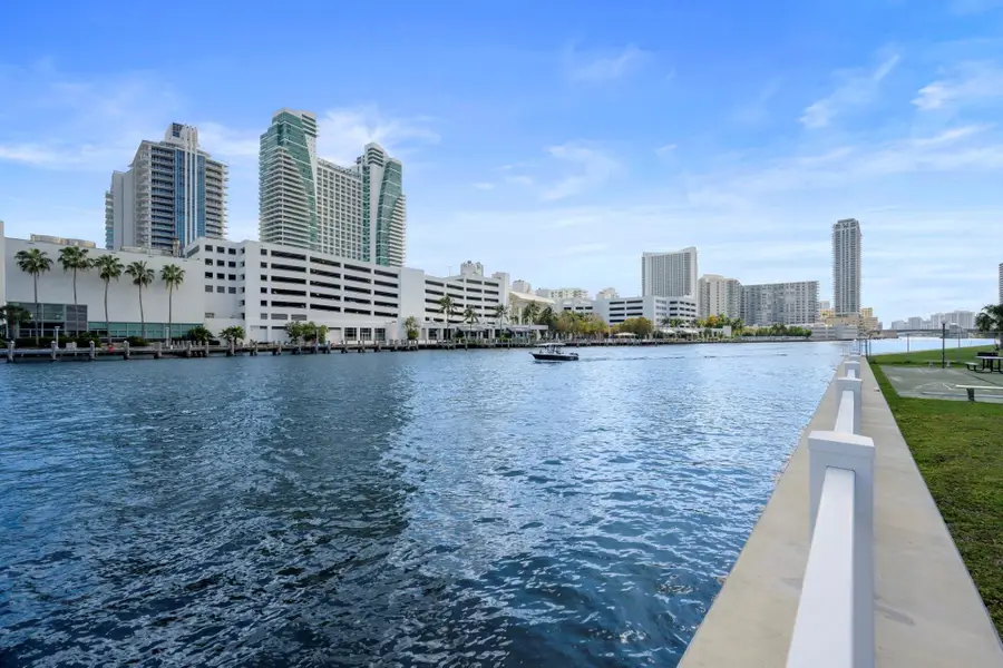 600 Parkview Drive #1111 (PH11), Hallandale Beach, FL 33009 - Image #2