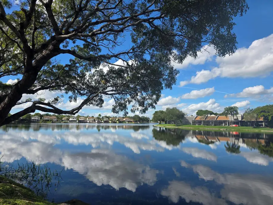 1001 Colony Point Circle #405, Pembroke Pines, FL 33026 - Image #2