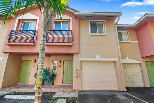37 SE 3rd Avenue, Hallandale Beach, FL 33009
