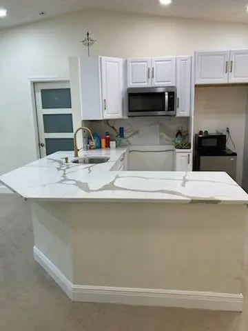 465 NW 20th Avenue, Pompano Beach, FL 33069