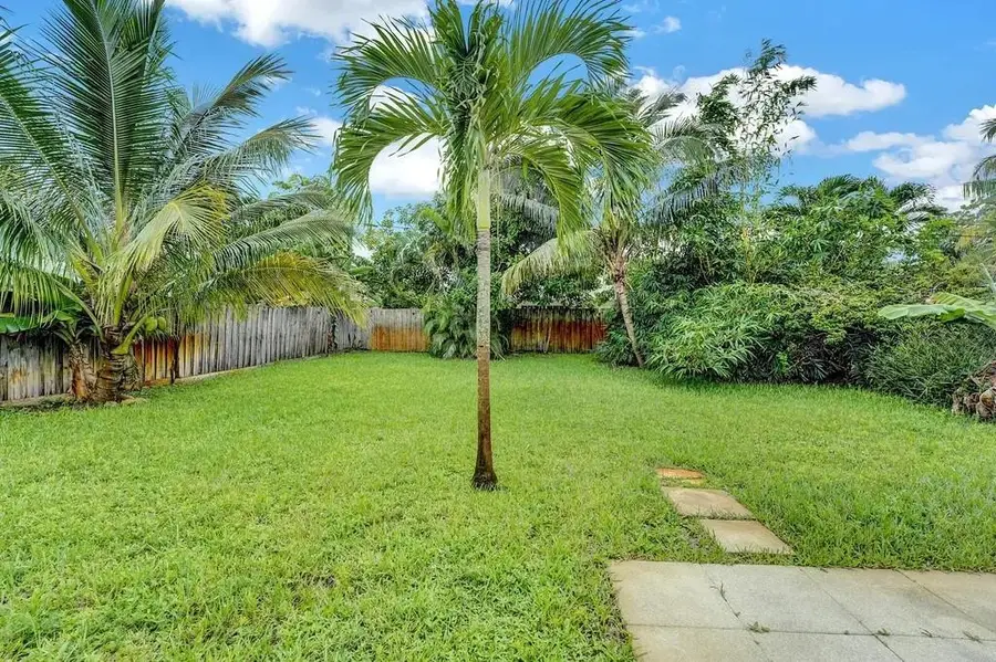 820 NE 17th Street, Fort Lauderdale, FL 33305 - Image #3