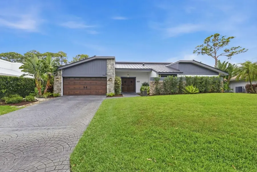 701 Lakewoode Circle, Delray Beach, FL 33445 - Image #2