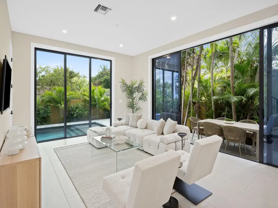 1401 NE 16th Avenue, Fort Lauderdale, FL 33304 - #2