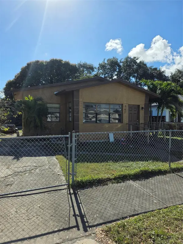 707 SW 7th Street, Dania Beach, FL 33004