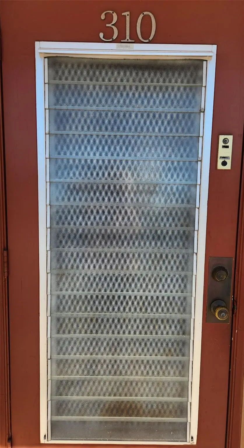 10467 S Sunrise Lakes Boulevard #310, Sunrise, FL 33322 - Image #2